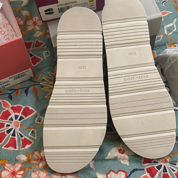 Easy Spirit Women's Tan Sandals - Picture 5 of 6